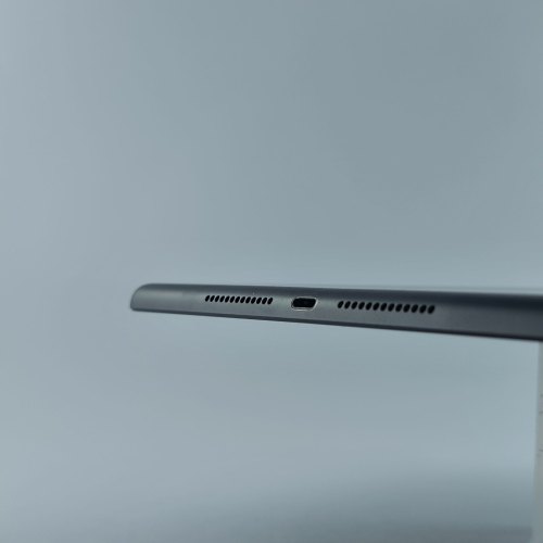 Планшет 10.2-inch iPad Wi-Fi 32GB - Space Grey, Model A2270 USED ** (MYL92)