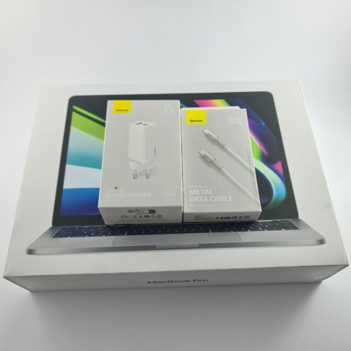 Ноутбук MacBook Pro 13-inch, SPACE GRAY, Model A1989, 2.8GHz Quad-core Intel Core i7, Intel Iris Plus Graphics 655, 16GB 2133MHz LPDDR3 memory, 1TB SS