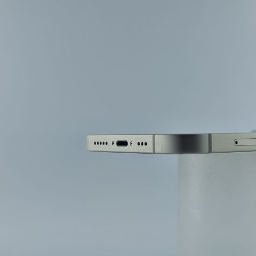 Смартфон Apple iPhone 13 256 GB Starlight USED **