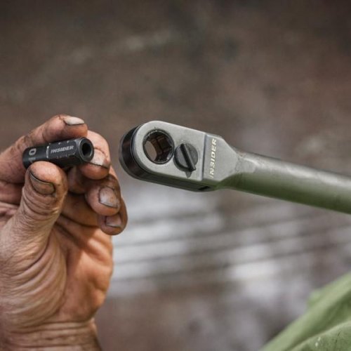 Гайковерт ударний, кутовий, акумуляторний Milwaukee M12 FPTR-0, 12В, 350об/хв, набір приладдя, без акумулятора та зарядного пристрою (4933480756)