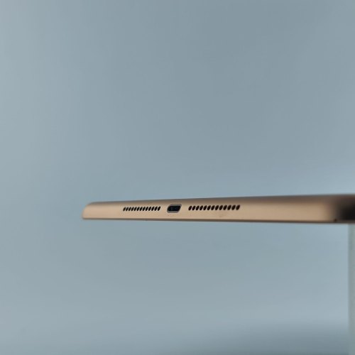 Планшет iPad Wi-Fi 32GB - Gold, Model A1893 USED ** (MRJN2)