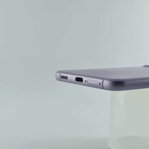 Смартфон Samsung Galaxy S21 FE 5G (G990B) 128Gb Lavender (SM-G990BLVDSEK) USED **