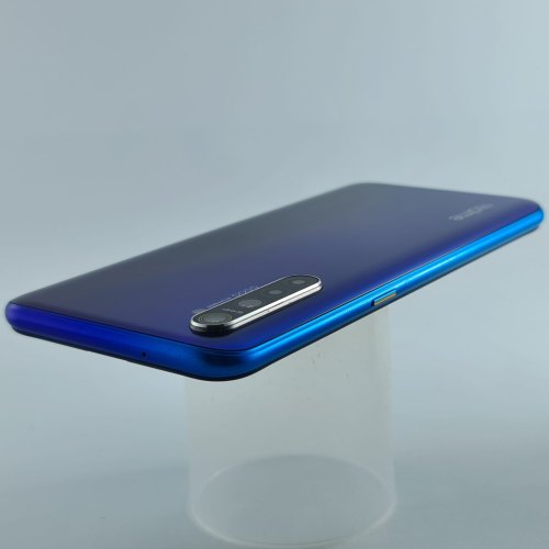 Смартфон realme XT 8/128Gb Blue Gradient USED **