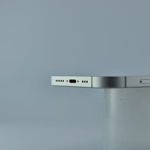 Смартфон Apple iPhone 13 128 GB Starlight USED **