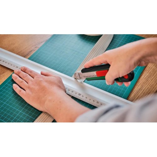 Ніж Bosch, 195мм, сегментоване лезо, пластиковий корпус (1.600.A02.W7N)