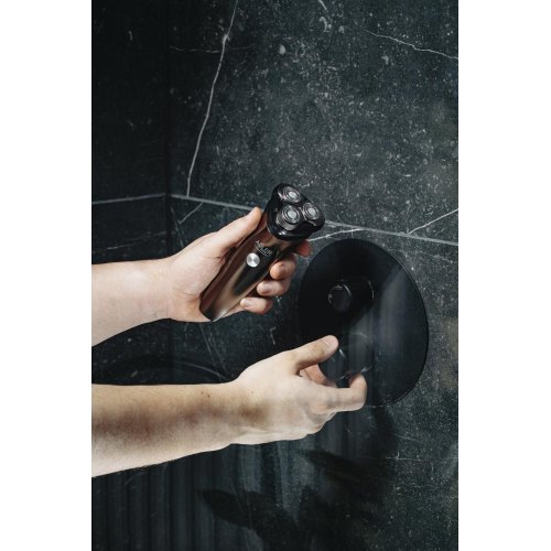 Електробритва Adler AD 2945, захист IPX7, 3 головки для бриття