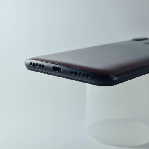 Смартфон Xiaomi Redmi 7 32 GB Lunar Red USED **