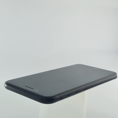 Смартфон Apple iPhone SE Gen.2 128 GB Black USED **