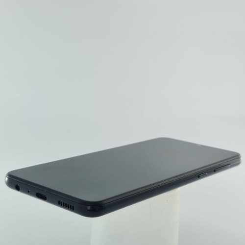 Смартфон Samsung Galaxy A04 64 GB Black USED **