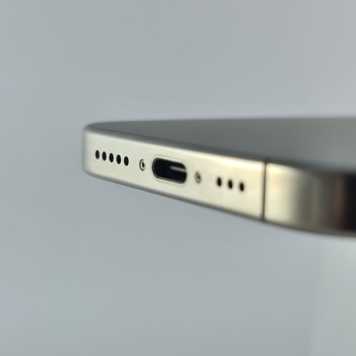 Смартфон Apple iPhone 16 Pro 256 GB Natural Titanium USED **