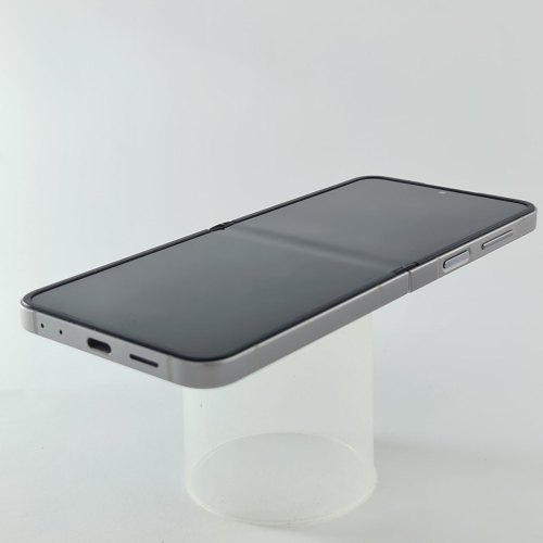 Смартфон Samsung Galaxy Z Flip 6 256 GB Silver Shadow USED **