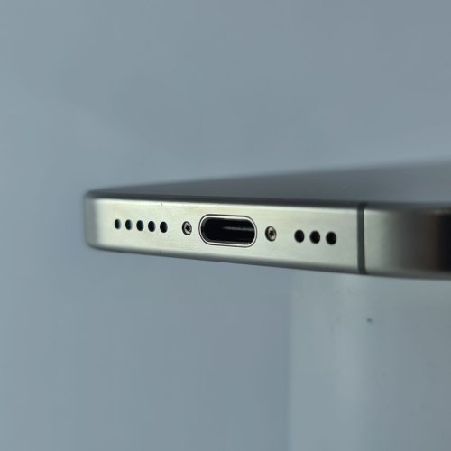 Смартфон Apple iPhone 15 Pro 128 GB Natural Titanium USED **