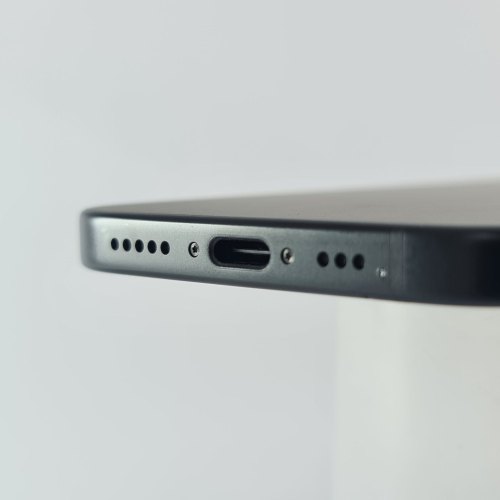 Смартфон Apple iPhone 15 128 GB Black USED **