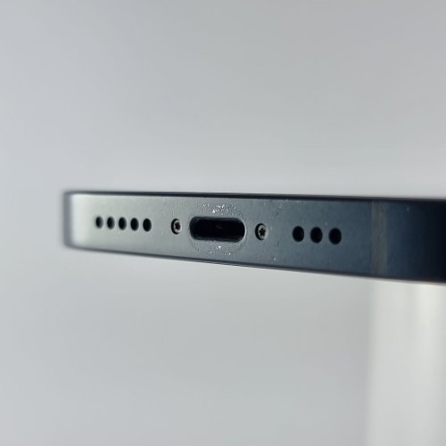 Смартфон Apple iPhone 13 128 GB Midnight USED **