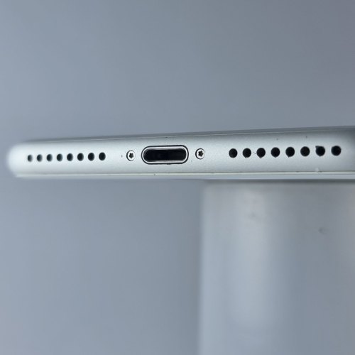 Смартфон Apple iPhone 8 Plus 64 GB Silver USED **