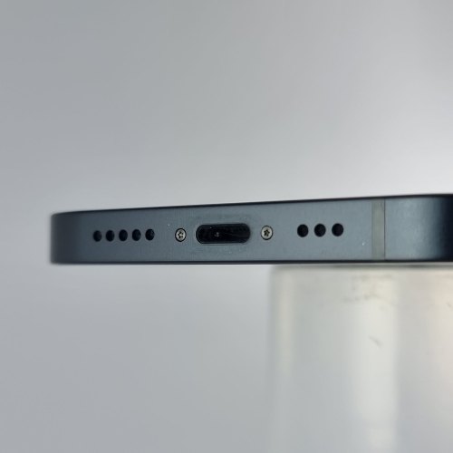 Смартфон Apple iPhone 13 256 GB Midnight USED **