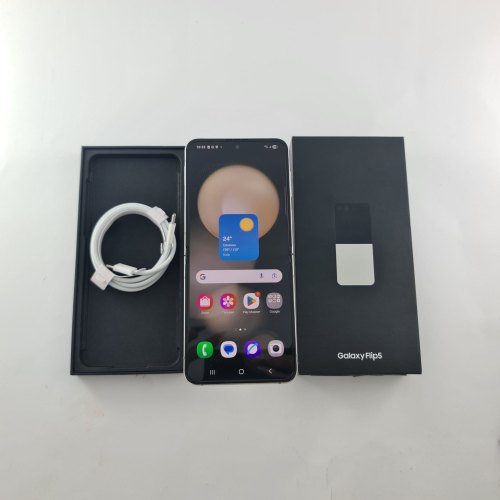 Смартфон Samsung Galaxy Z Flip 5 512 GB Beige USED **