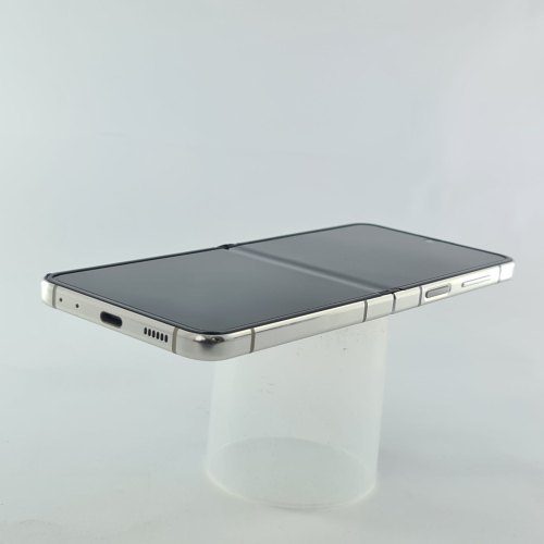 Смартфон Samsung Galaxy Z Flip 5 512 GB Beige USED **