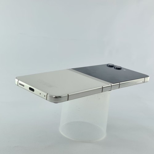 Смартфон Samsung Galaxy Z Flip 5 512 GB Beige USED **
