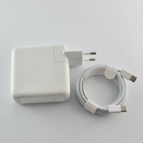 Ноутбук MacBook Pro 15 with Touch Bar Intel Core i7, 16 GB, 256 GB, Space Gray USED ** (2CMR93200526)