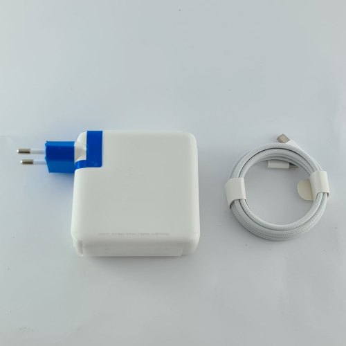 Ноутбук MacBook Pro 15 with Touch Bar Intel Core i7, 16 GB, 256 GB, Space Gray USED ** (2CMR93200524)