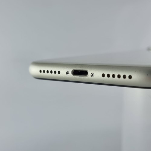 Смартфон Apple iPhone 11 128 GB White USED **