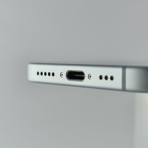 Смартфон Apple iPhone 15 128 GB Blue USED **