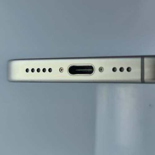 Смартфон Apple iPhone 15 Pro 128 GB Natural Titanium USED **