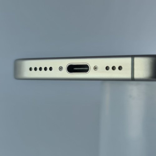 Смартфон Apple iPhone 15 Pro 128 GB Natural Titanium USED **