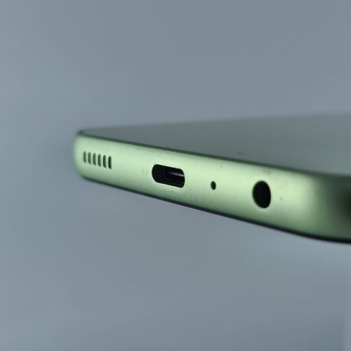 Смартфон Samsung Galaxy A24 128 GB Lime Green USED **