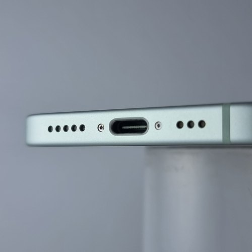 Смартфон Apple iPhone 15 128 GB Green USED **