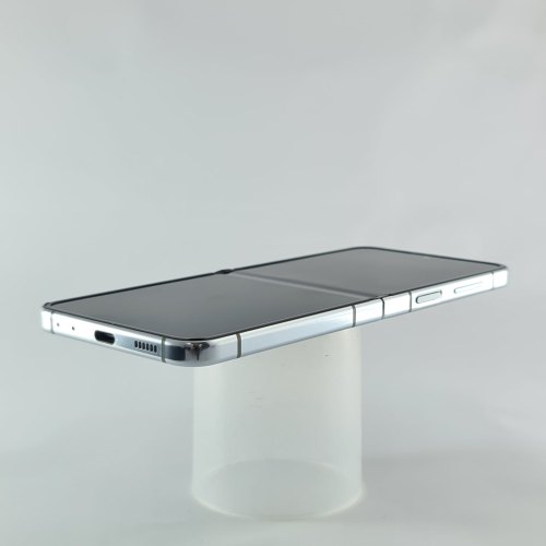Смартфон Samsung Galaxy Z Flip 5 512 GB Light Green USED **