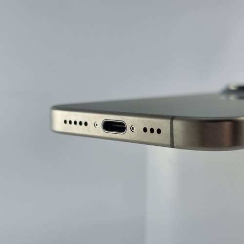 Смартфон Apple iPhone 15 Pro 256 GB Natural Titanium USED **