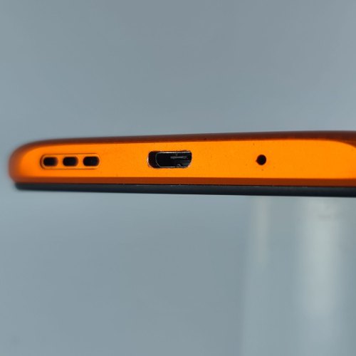 Смартфон Xiaomi Redmi 9C 32 GB Sunrise Orange USED **