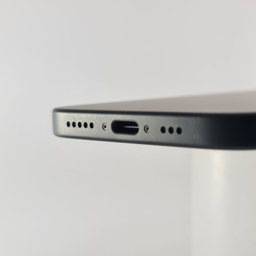 Смартфон Apple iPhone 15 128 GB Black USED **