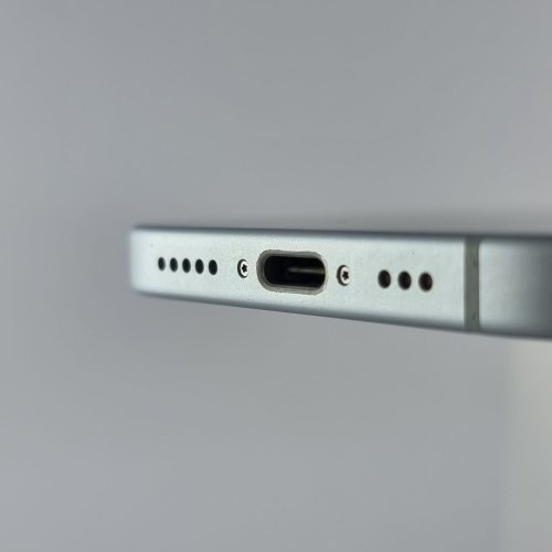 Смартфон Apple iPhone 15 128 GB Blue USED **