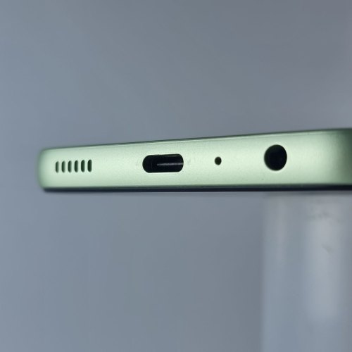 Смартфон Samsung Galaxy A24 128 GB Lime Green USED **