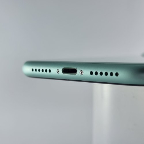 Смартфон Apple iPhone 11 128 GB Green USED **
