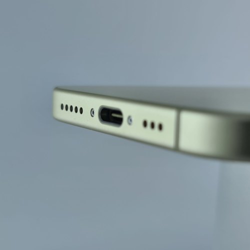 Смартфон Apple iPhone 15 512 GB Yellow USED **