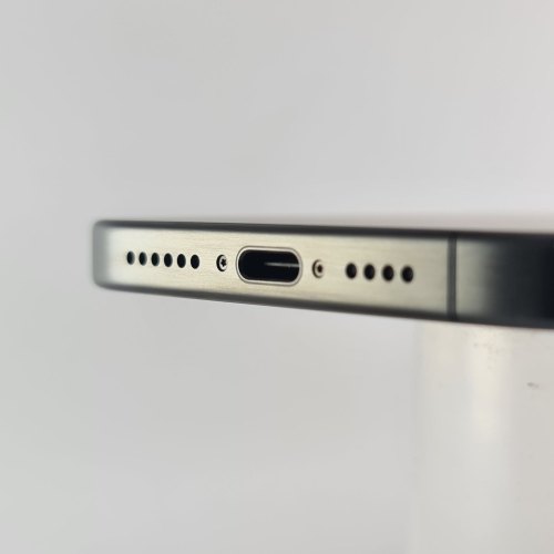 Смартфон Apple iPhone 15 Pro Max 256 GB Black Titanium USED **