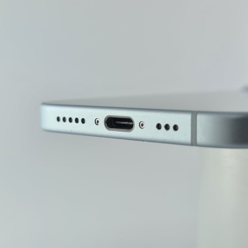 Смартфон Apple iPhone 15 128 GB Blue USED **