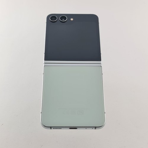 Смартфон Samsung Galaxy Z Flip 5 512 GB Light Green USED **