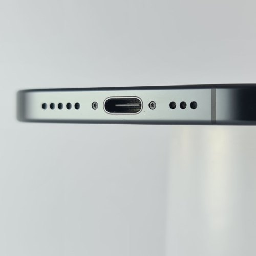 Смартфон Apple iPhone 16 Pro 128 GB Black Titanium USED **