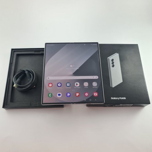 Смартфон Samsung Galaxy Z Fold 6 256 GB Silver Shadow USED **