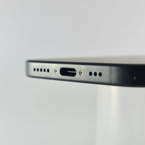 Смартфон Apple iPhone 15 128 GB Black USED **