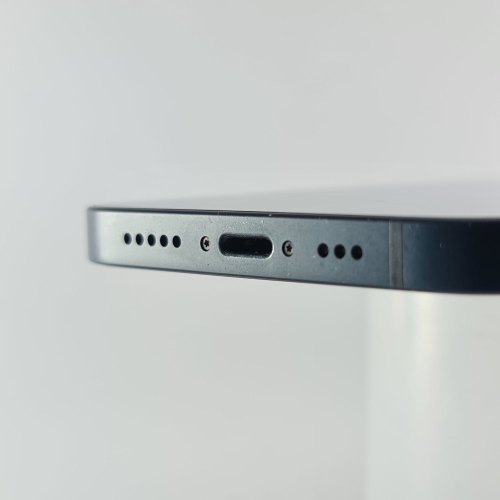 Смартфон Apple iPhone 13 256 GB Midnight USED **