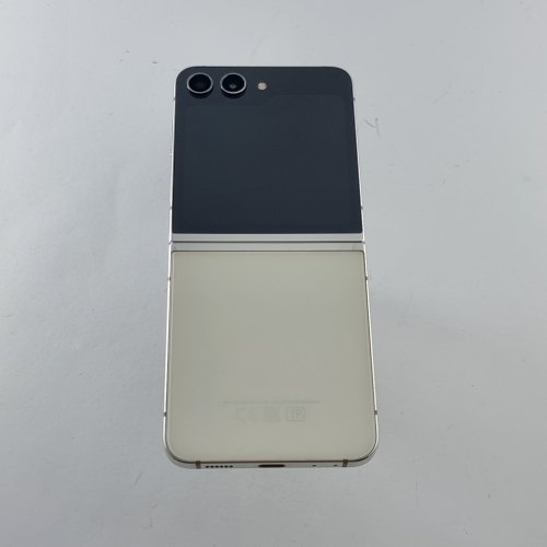Смартфон Samsung Galaxy Z Flip 5 256 GB Beige USED **