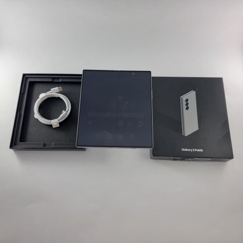 Смартфон Samsung Galaxy Z Fold 6 512 GB Silver Shadow USED **