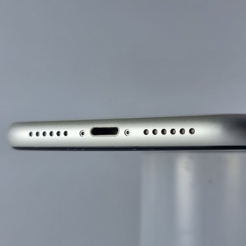 Смартфон Apple iPhone 11 64 GB White USED **