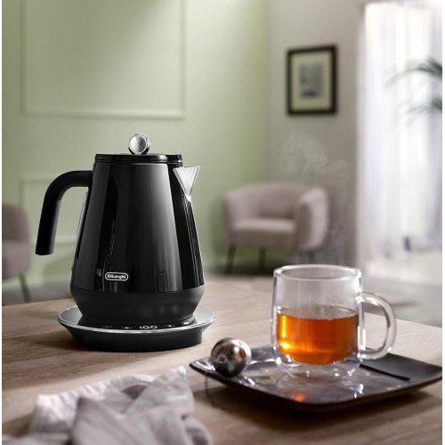 Електрочайник DeLonghi KBY 2011 BK (210410030)